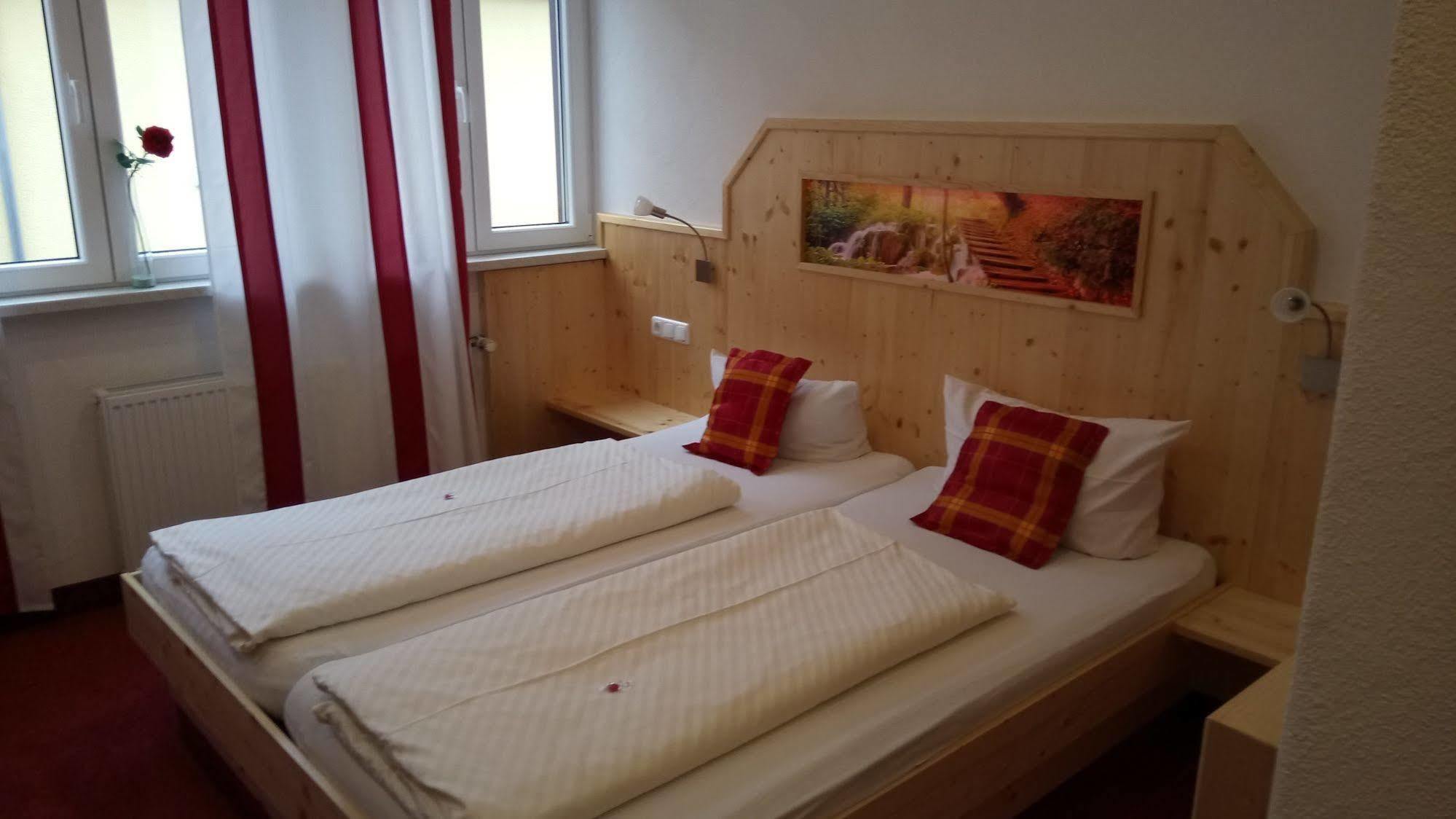 Hotel Wilder Mann Feuchtwangen Exterior foto